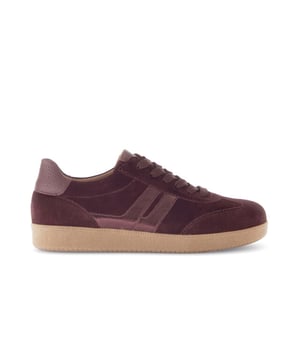 
Materiaal: Suede, Zool: Rubber, Uitneembaar voetbed: Ja, Model: Sneakers, Hakhoogte: Mulberry, Serienummer: 230.51.012, Wijdtemaat: F, Wijdtemaat omschrijving: F