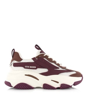 
<p>Stap vol vertrouwen de dag in met de Possession-E sneaker van Steve Madden, de ultieme damessneaker voor eigentijdse stijl. Met de paarse en bruine tinten voegt deze sneaker een dosis urban chic toe aan je look. De combinatie van bruin en paars maakt dit paar niet alleen veelzijdig, maar ook tijdloos.</p>
<p>Gemaakt van hoogwaardig textiel biedt de Possession-E sneaker niet alleen een modieuze uitstraling, maar ook een ongeëvenaard comfort. Het eigentijdse ontwerp maakt deze damesschoenen perfect voor elke gelegenheid, of je nu kiest voor een casual of meer gestileerde look.</p>
<p>Steve Madden staat garant voor stijlvolle damesschoenen die net zo comfortabel zijn als modieus. Bestel vandaag nog de Possession-E sneaker en geniet van het comfort en de veelzijdigheid van deze trendy sneaker die perfect past bij jouw moderne levensstijl.</p>
<p><strong>Eigenschappen:</strong></p>
<ul classs="wmd-bullets">
<li><span>SKU:</span> 1110-06-14961</li>
<li><span>MPN:</span> SM19000033 04005 W