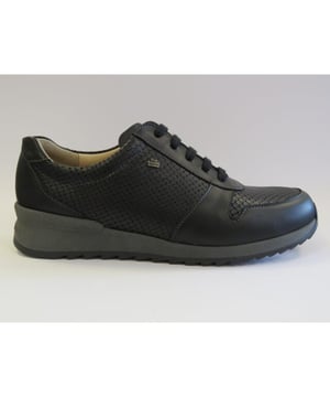 
De 02364.901531 901531 van Finn Comfort is een echte blikvanger. De 02364.901531 901531 is uitgevoerd in de kleur Nappa seda. Bekijk ook onze overige collectie van Finn Comfort op onze webshop!