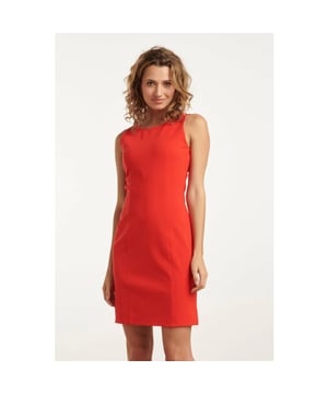 
Ga voor een sportieve en vrouwelijke look met deze rode mouwloze tennisjurk van Smashed Lemon. Deze stijlvolle jurk heeft een aansluitende pasvorm dankzij de twee prinsessennaden, die zorgen voor een flatterend silhouet. De ronde halslijn en de net boven de knie vallende lengte geven de jurk een tijdloze en elegante uitstraling. Gemaakt van 60% viscose, voelt deze jurk zacht en comfortabel aan op de huid, terwijl de lichte stretch zorgt voor een perfecte pasvorm en bewegingsvrijheid. Of je nu een zomerse dag tegemoet gaat of een casual-chique look zoekt, deze Smashed Lemon tennisjurk is een must-have voor je garderobe! Belangrijkste kenmerken: - Aansluitende pasvorm door prinsessennaden- Comfortabele stretch en zachte viscosemix- Tijdloos design met sportieve touchSpecificaties :

 
 * Stijl: jurken 
 * Print: Uni 
 * Pasvorm: Getailleerd 
 * Lengte: boven de knie 
 * Model is : 175 cm tall and wears size S/36 
 * Country of Origin: Made in P.R.C. 
 * Kleur: Rood 
 * Lining: No 
 *