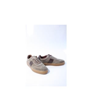 
Merk: Greve, Model: Sneakers, Materiaal: Suede, Breedtemaat: H, Kleur: Taupe, Uitneembaar voetbed: Ja