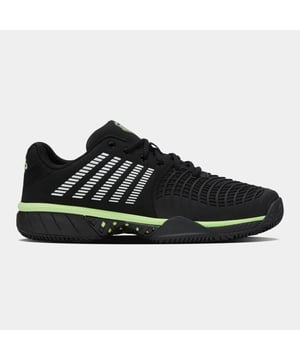 
Ben je op zoek naar comfortabele en duurzame tennisschoenen die speciaal ontworpen zijn voor het spelen op gravelbanen? Dan zijn de K-Swiss Express Light 3 Clay tennisschoenen een uitstekende keuze voor heren. Het belangrijkste voordeel van deze schoenen is het lichte gewicht, waardoor je moeiteloos over de baan kunt bewegen. Dit zorgt voor minder vermoeidheid en meer comfort tijdens lange wedstrijden of trainingssessies. Daarnaast bieden de tennisschoenen uitstekende ondersteuning en stabiliteit, waardoor je met vertrouwen en controle kunt spelen. De K-Swiss Express Light 3 Clay tennisschoenen zijn ontworpen met de nieuwste technologieën om de prestaties van de speler te verbeteren. Het bovenwerk is gemaakt van ademend mesh materiaal voor een optimale ventilatie en het Aösta 7.0 rubbermengsel zorgt voor een hoge duurzaamheid en grip op gravelbanen. De schoenen zijn voorzien van een stevige en responsieve tussenzool voor een uitstekende demping en energie-teruggave bij elke stap.