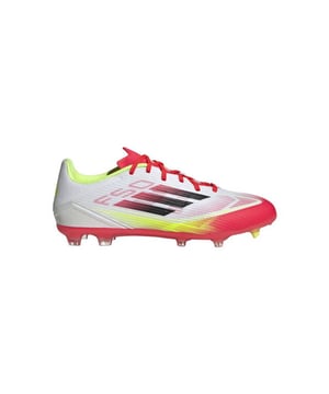
Met de adidas F50 uit de
 
  Pure Victory Pack
 
 ben jij klaar om het verschil te maken op het veld. Deze voetbalschoen is speciaal ontworpen voor spelers die houden van snelheid en wendbaarheid en sluit perfect aan bij de stijl van Salah. Of je nu speelt op natuur- of kunstgras, deze schoen ondersteunt jouw spel op beide ondergronden optimaal.


 Dankzij het
 
  synthetische materiaal
 
 ervaar je een licht gevoel aan je voet, terwijl de
 
  vetersluiting
 
 zorgt voor een nauwsluitende pasvorm. Het
 
  lage model
 
 geeft je maximale bewegingsvrijheid en is hierdoor uitermate geschikt voor snelle acties en onverwachte wendingen. De adidas F50 combineert comfort met functionaliteit, zodat jij je volledig kunt focussen op je spel, of je nu aanvaller, middenvelder of verdediger bent. De schoen is geschikt voor dames en heren, en de normale wijdtemaat zorgt ervoor dat hij comfortabel zit voor veel voettypes.


 
  Ondergrond: geschikt voor natuur- en kunstgras (MG)
 
 
  Materiaal: