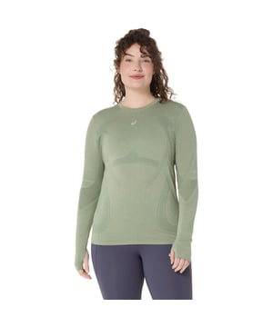 
Laat je nooit meer beperken tijdens je hardloopsessies met de ASICS Road Seamless LS Top hardloopshirt voor dames. Ontworpen met efficiëntie en comfort in gedachten, biedt deze longsleeve een superieure hardloopervaring voor de moderne, ambitieuze hardloopster. Of je nu pas begonnen bent met hardlopen of dat je traint voor een belangrijke marathon, dit blauwe hardloop t-shirt met lange mouwen is de perfecte uitrusting om je prestaties te ondersteunen en optimaliseren. Het onderscheidende voordeel van de ASICS Road Seamless LS Top is de naadloze breistructuur. Deze technische innovatie minimaliseert wrijving tijdens het hardlopen, waardoor irritatie en ongemakkelijkheden tot het verleden behoren. De longsleeve toont aan dat comfort en prestaties hand in hand kunnen gaan. Het hardloopshirt blinkt uit in zijn technische kenmerken en laat zien dat functionaliteit en duurzaamheid elkaar niet uitsluiten. Dankzij de ACTIBREEZE™-technologie zorgt het shirt voor een gerichte luchtcirculatie,