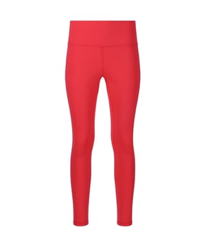 
ATHLECIA presenteert met trots de bloom w tights, een lange trainingslegging voor dames die zowel stijlvol als functioneel is. Met een opvallend roodlicht ontwerp is deze legging niet alleen geschikt voor intensieve workouts, maar ook voor casual activiteiten zoals een wandeling of boodschappen doen. De voordelen van de bloom w tights zijn eindeloos. Dankzij het gebruik van hoogwaardige materialen biedt deze legging een perfecte pasvorm die comfortabel aanvoelt tijdens elke beweging. De nauwsluitende pasvorm zorgt voor voldoende ondersteuning en compressie, terwijl de ademende stof zweet snel afvoert en je droog houdt tijdens het sporten. De belangrijkste kenmerken van de bloom w tights zijn onder andere de brede tailleband die niet afzakt tijdens het sporten, de platte naden die irritatie voorkomen en de opvallende rode kleur die zorgt voor een trendy uitstraling. Daarnaast is deze legging voorzien van een klein zakje aan de binnenkant van de tailleband, ideaal voor het bewaren van je