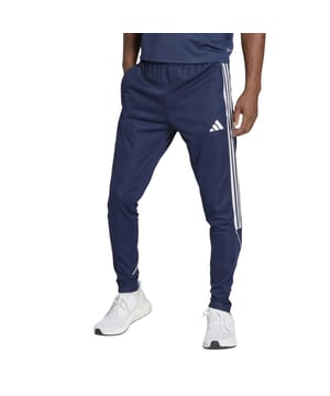 
100% gerecycleerd polyester. Stof: Gebreid. Ontwerp: Contraststreep, logo. Stoftechnologie: Aeroready, Sneldrogend. Enkelritsen, Zijnaden. Zakken: 2 Zijzakken, Rits. Taille: Verstelbaar, Koord, Elastiek, Middenwijdte. Geschikt: Regelmatig.