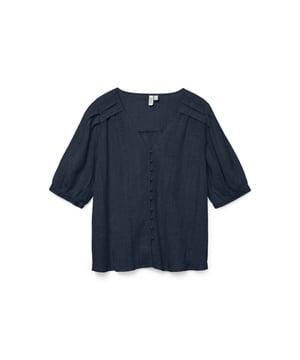 
Het perfecte casual t-shirt voor dames in een trendy navy kleur, afkomstig van het populaire merk Vero Moda. Gemaakt van een comfortabele mix van 47% viscose, 36% katoen, 16% linnen en 1% metaalvezels. Dit zorgt voor een zachte en luchtige stof die perfect is voor de warmere maanden. De korte mouwen maken het shirt perfect voor het zomerse weer en de ronde hals geeft een speelse touch aan het geheel. Ideaal te combineren met een jeans en sneakers voor een casual dagelijkse look. Voeg dit navy t-shirt toe aan je collectie en laat je stijl stralen!