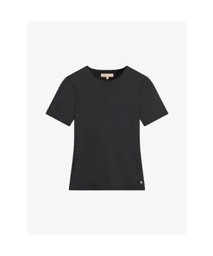 
Josh V dames t-shirt in de kleur ZWART met JV logo geborduurd.
Type top T-shirt
Halslijn Ronde hals
Mouw Korte mouwen
Materiaal 91% Polyamide, 9% Elastaan
Materiaaleigenschap Geborduurde details, Jersey, Soft touch
Stretch Met stretch
Fit Aansluitend
Lengte 58,5 cm in maat M
De JOSH V Emily dames top in de kleur Black is een essentiÃ«le basic die niet mag ontbreken in je garderobe. Met zijn aansluitende pasvorm, korte mouwen en stretchy jersey stof is deze top zowel stijlvol als comfortabel. Perfect om te dragen als basis onder een damespak of als top tijdens warmere dagen. Het geborduurde JOSH V-logo op de achterkant is een uniek detail. De top is verkrijgbaar in meerdere kleuren.