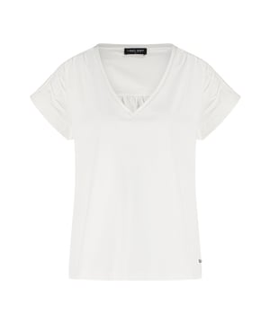 
LADY DAY Perle vind je nu op To Be Dressed. Prachtig en uniek item van premium travelkwaliteit en gemaakt van de volgende materialen: 80% Polyamide 20% EA. De top perle is een wijdvallende top met v-hals, korte mouwen en gathering op de schouders.