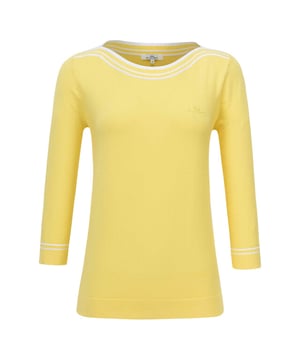 
Maak je klaar om je wintergarderobe naar een hoger niveau te tillen met ons nieuwste must-have item - de gebreide trui! Deze chique en gezellige trui heeft een trendy boothalsontwerp met contrasterende strepen die een vleugje verfijning toevoegen. De 3/4 mouwlengte is perfect voor laagjes, en de contrasterende strepen aan de manchet geven het net dat beetje extra stijl. Compleet met geborduurd logo op de borst en een metalen merkplaatje aan de voorzijde, zal deze trui zeker de aandacht trekken waar je ook gaat. Upgrade je look vandaag nog met onze gebreide trui! 80% cotton 18% polyamide 2% elastan