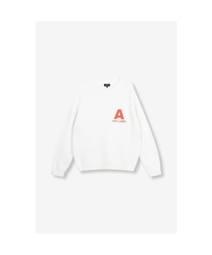 
Deze prachtige trui van Alix The Label in de trendy kleur off-white is een must-have voor elke kledingkast. De trui is gemaakt van hoogwaardig materiaal, bestaande uit 93% katoen en 7% polyamide  nylon® voor een comfortabele en perfecte pasvorm. De zachte stof voelt heerlijk aan op de huid en zorgt ervoor dat je er stijlvol uitziet in elke gelegenheid. De trui heeft een klassiek design met een ronde hals en lange mouwen, waardoor het een tijdloze toevoeging is aan je garderobe. Combineer deze prachtige trui met je favoriete jeans en sneakers voor een casual look, of draag het met een rok en hakken voor een elegante uitstraling. Met deze off-white trui van Alix The Label ben je klaar voor elke gelegenheid! Bestel nu en maak je outfit compleet.