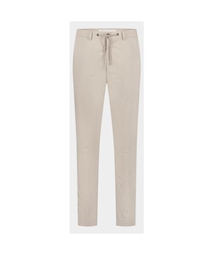 
Born With Appetite Chino Beige Das Jersey Pants 25104DA85/820 sand met artikelcode25104DA85/820 sand .  van het materiaal 63,3% Polyester / 21,4% Viscose / 9,3% Elastaan / 6% Polyamide. Extra specificaties: , , , , kleur Beige.