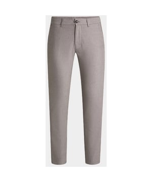 
BOSS Orange Chino Beige Chino_slim 10259034 02 50536834/294 met artikelcode50536834/294 .  van het materiaal 38% Katoen / 29% Polyester / 16% Linnen / 15% Viscose / 2% Elastaan. Extra specificaties: , , , , kleur Beige.