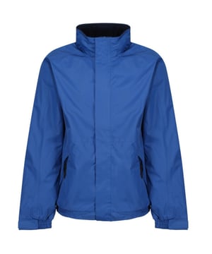 
Getapete naden Waterbestendig en winddicht Kraag en lichaam fleece gevoerd Polyamide gevoerde mouwen met Thermo-Guard isolatie Binnenkant: 250-serie anti-pluis Symmetrie fleece gevoerde lichaam Verborgen capuchon Verstelbare manchetten 2 onderste zakken met rits Zak voor mobiele telefoon Stormflap met klittenband Regatta's best verkopende jas Verborgen ritssluiting in voering voor toegang tot borduurwerk Stof: Waterbestendige Hydrafort Polyester S (Borstomvang: 96cm) M (Borstomvang: 102cm) L (Borstomvang: 107cm) XL (Borstomvang: 112cm) 2XL (Borstomvang: 119cm) 3XL (Borstomvang: 127cm) 4XL (Borstomvang: 135cm)