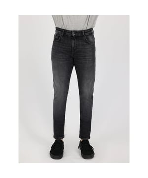 
Deze donker grijze slim fit jeans van LTB Jeans het model Joshua. Deze spijkerbroek is gemaakt om een verfijnde comfort te bieden tijdens het dragen. Door de elasticiteit, oftewel door de stretch, is het extra comfortabel om deze spijkerbroek te dragen. Naast de comfort van deze jeans is ook de bewegingsvrijheid erg prettig. Deze jeans is gemaakt van 99% katoen en 1% elastaan.