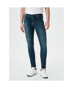 
Deze slim fit jeans van LTB Jeans het model Smarty. Deze spijkerbroek is gemaakt om een verfijnde comfort te bieden tijdens het dragen. Deze jeans is gemaakt van 94% katoen, 4,2% polyester en 1,8% elastaan.