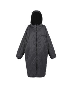 
100% Nylon. Voering: Borg Fleece. Ontwerp: Ruggedruk, Geborduurd, Logo, Effen. Stof Technologie: Duurzaam, WR Cire afwerking. Manchet: Verstelbaar. Halslijn: Kapitein. Mouwtype: Met lange mouwen. Ui Quilt. Eigenschappen van de kap: Gegroeid op de kap. Zakken: Binnen, 1 Veiligheidszak, 2 Onderzakken, 1 Borstzak, Ritssluiting. Bevestiging: Volledige ritssluiting. S-M: 40 in. L-XL: 44 in.