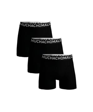 
<p><span>De Muchachomalo microfiber collectie bestaat uit een duurzame, elastische holle vezel. Deze vezel <strong>absorbeert meer vocht</strong> dan katoen. Microfiber boxershorts zijn ideaal als je op zoek bent naar comfort, vochtregulatie en duurzaamheid.</span><br><br><span>Microfiber is <strong>licht van gewicht</strong> en voelt als een tweede huid. Door de <strong>ultra- stretchable vezel</strong> zijn de boxershorts van microfiber perfect om in te sporten, of dagelijks gebruik, want ze <strong>nemen ook nog snel vocht op</strong> en <strong>drogen snel</strong>. Muchachomalo microfiber boxers zijn makkelijk wasbaar en praktisch al droog zodra je ze uit de wasmachine haalt.</span></p> Materiaal: 88% Polyamide/12% Elastane - 155 gram 
Wasinstructies: Wassen op 30 graden,Niet in de droger,Strijken op matig warme stand (2 stippen) Kleur: Zwart