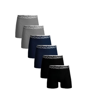 
<p><span>De Muchachomalo microfiber collectie bestaat uit een duurzame, elastische holle vezel. Deze vezel <strong>absorbeert meer vocht</strong> dan katoen. Microfiber boxershorts zijn ideaal als je op zoek bent naar comfort, vochtregulatie en duurzaamheid.</span><br><br><span>Microfiber is <strong>licht van gewicht</strong> en voelt als een tweede huid. Door de <strong>ultra- stretchable vezel</strong> zijn de boxershorts van microfiber perfect om in te sporten, of dagelijks gebruik, want ze <strong>nemen ook nog snel vocht op</strong> en <strong>drogen snel</strong>. Muchachomalo microfiber boxers zijn makkelijk wasbaar en praktisch al droog zodra je ze uit de wasmachine haalt.</span></p> Materiaal: 88% Polyamide/12% Elastane - 155 gram 
Wasinstructies: Wassen op 30 graden,Niet in de droger,Strijken op matig warme stand (2 stippen) Kleur: Blauw,Zwart,Grijs