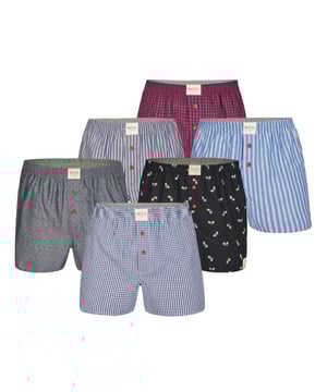 
Comfortabele Phil & Co wijde / losse boxershort gemaakt van 100% katoen. De shorts zijn los en wijd. De zeer elastische, zachte tailleband zorgt voor weinig druk en is comfortabel om te dragen. De set bevat zes boxershorts in zes klassieke verschillende designs, variatie van geruit, geblokt en kleine prints.