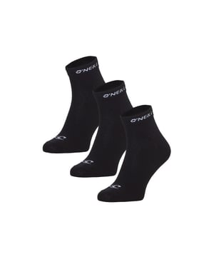
O'Neill sneakersokken voor heren en dames. De set sneaker sokken bevat 3 effen zwarte enkelsokken en zijn voorzien van ribboord voor een prettige pasvorm. Hierdoor zijn ze perfect voor in je dagelijkse schoenen. Daarnaast zijn de sneakersokken voorzien van het O'Neill logo en met maataanduiding aan de onderzijde. Gemaakt van 72% katoen, 26% polyester en 2% elastaan.