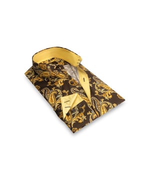 
Een meerkleurig statement stretch overhemd. Het lichtgewicht geweven shirt heeft de kenmerkende paisley-print, het klassieke handelsmerk voor Circle of Gentlemen. Het hemd is afgewerkt met een 2 knoops kraag en 3 knoops manchetten. Gestyled met real horn knopen. 97& katoen en 3% elastan.