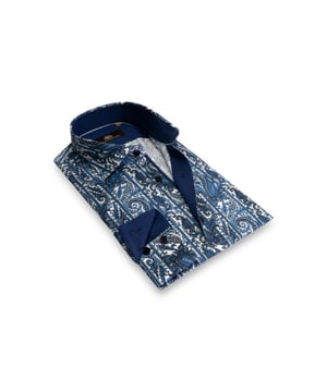 
Een statement stretch overhemd in diverse blauw tinten. Het shirt heeft de kenmerkende paisley-print, het klassieke handelsmerk voor Circle of Gentlemen. Gestyled met corozo noot knopen. 97& katoen en 3% elastan.