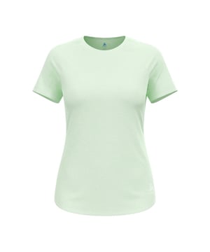 
Het ODLO Active 365 Linencool T-shirt is licht, koel en zacht. Je ideale partner voor warme runs, pilates of gewoon voor elke dag. Het T-shirt is gemaakt van 82% gerecycled polyester jacquard jersey en natuurlijk linnen. Het ademende mesh knit materiaal wordt zo gecombineerd met de natuurlijke voordelen van linnen. Dit shirt is gemaakt in ODLO's eigen fabriek in Europa. Het is afgewerkt met ZeroScent, een bio-based anti-microbiële behandeling die geurtjes en de ophoping van bacteriën beperkt. Verkrijgbaar in vier kleuren.