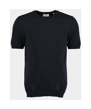 
Born With Appetite T-shirt korte mouw Blauw Wake Knitted T-shirt 25108WA35/290 navy met artikelcode25108WA35/290 navy .  van het materiaal 65% Viscose / 35% Polyamide. Extra specificaties: , , , , kleur Blauw.
