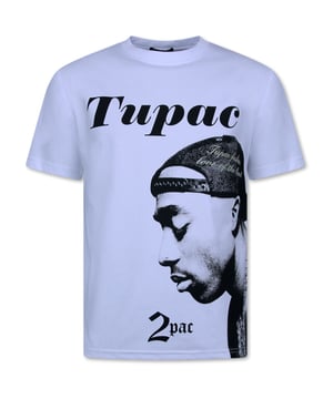 
2Pac - Heren Tshirt met Opdruk  - T shirt Heren met Print - Funny Shirt  - 663 - Wit - <p><strong>Specificaties:<br /></strong>- 2Pac - Heren Tshirt met Opdruk<br />- Artikel code: 663 - Wit<br />- Seizoen: Voorjaar / Najaar<br />- Kraag: Ronde hals<br />- Patroon: Print, Geborduurd<br />- Kwalitatief Hoogwaardige Afwerking<br />- Materiaal: 95% Katoen en 5% Lycra<br />- Weefsel: Dik geweven<br />- Pasvorm: Oversized T shirt Here<br />- Mouwen: Korte Mouw<br />- Wasvoorschrift: Binnenste buiten wassen (Niet in de droger)<br />- Beschikbare maten: S - M - L - XL - XXL </p>