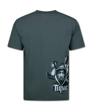 
Oversized T shirt Heren  - Tupac Shakur - T shirt Heren met Print  -  Heren Tshirt met Opdruk -  672 - Grijs - <p><strong>Specificaties:<br /></strong>- Oversized T shirt Heren - Tupac Shakur <br />- Artikel code: 672 - Grijs<br />- Seizoen: Voorjaar / Najaar<br />- Kraag: Ronde hals<br />- Patroon: Print, Geborduurd<br />- Kwalitatief Hoogwaardige Afwerking<br />- Materiaal: 95% Katoen en 5% Lycra<br />- Weefsel: Dik geweven<br />- Pasvorm: Oversized T shirt Heren<br />- Mouwen: Korte Mouw<br />- Wasvoorschrift: Binnenste buiten wassen (Niet in de droger)<br />- Beschikbare maten: S - M - L - XL - XXL </p>