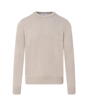 
- Over het Merk: Gran Sasso is een Italiaans kledingmerk dat in 1952 werd opgericht door de familie Di Battista. Het merk staat bekend om zijn hoogwaardige knitwear. De kleding van Gran Sasso is gemaakt van hoogwaardige materialen, zoals wol, kasjmier en cashmere. Het merk biedt een breed scala aan items aan, waaronder truien, vesten, jassen en accessoires. De ontwerpen van Gran Sasso zijn vaak geïnspireerd door de Italiaanse mode. Het merk gebruikt klassieke stijlelementen, zoals nette pasvormen, elegante kleuren en iconische logo's, om een ​​klassieke en tijdloze uitstraling te creëren.