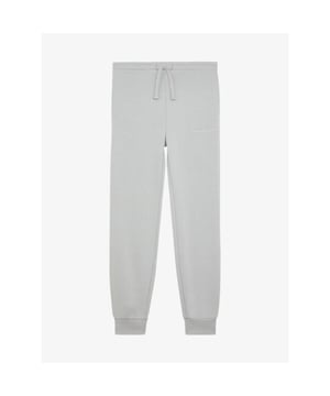 
De Lyle and Scott Junior Script Embroidered Joggingbroek in de kleur Grey Mirage heeft een elastieke tailleband, aantrekkoorden, steekzakken, het logo geborduurd en het gele vogeltje op de achterkant. 