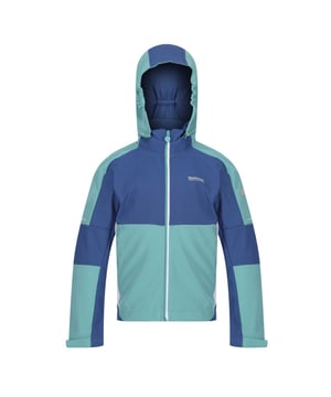 
Materiaal: 96% Polyester, 4% Elastaan. Stof: Jersey, Softshell, Stretch. Ontwerp: Badge, Contrast, Logo. Stoftechnologie: Ademend, DWR Finish, Lichtgewicht, Waterafstotend, Windbestendig. 360 graden reflectie, reflecterende rand. Halslijn: Kapitein. Manchet: Haak en Lijn Riem. Mouwtype: Met lange mouwen. Eigenschappen capuchon: Elastisch, Afritsbaar. Zakken: 2 Zijzakken, Rits. Bevestiging: Volledige ritssluiting. Zoom: verstelbaar, zoom met schokkoord. Let op: bedrukt naametiket tot 8 jaar. Duurzaamheid: Gemaakt van gerecycled materiaal.