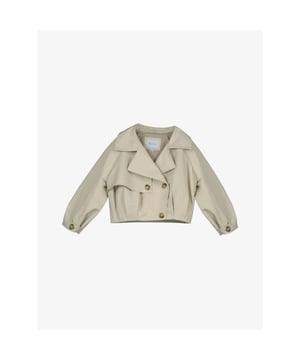 
De Abel & Lula Trenchcoat in de kleur Stone heeft een cropped pasvorm en knoopsluiting. De trenchcoat is een echte must als zomerjasje of tussenjas in een mooie neutrale kleur. 