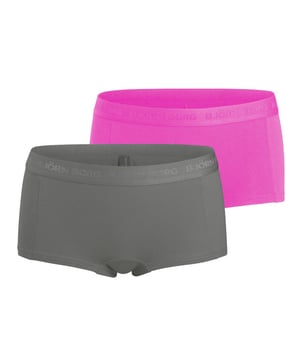 
Björn Borg Meisjes Minishorts 2-Pack

 Comfortabel en stijlvol – deze Björn Borg minishorts voor meisjes bieden de perfecte mix van pasvorm en kleur. Ideaal voor actieve dagen en dagelijkse outfits.

 Belangrijkste kenmerken

   
 *  2-pack meisjes minishorts     
 *  Gemaakt van zacht en ademend katoen met stretch     
 *  Elastische tailleband met ingeweven Björn Borg-logo     
 *  Geschikt voor dagelijks gebruik en sport   Kleuren

   
 *  1x Effen grijs met grijze logo-band     
 *  1x Felroze met roze logo-band   Materiaalcompositie

 95% katoen, 5% elastaan

 Onderhoudsinstructies

   
 * Wassen op max. 40°C     
 * Niet bleken     
 * Droog op lage temperatuur     
 * Niet strijken op logo of prints   Artikelnummer

 144807-703212-50161