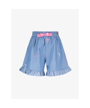 
Voor de kleinere prinsesjes: Een echt zomers short: DANSANY gemaakt in een soepele denim met vrolijk geborduurde gestrooide bloemetjes. De short heeft een elastieke tailleband.