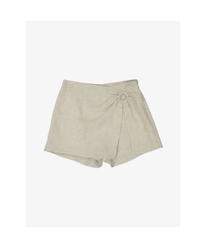 
De Mayoral Linnen Skort in de kleur Beige is een broekrokje met asymmetrische overslag effect. De skort is aan te snoeren in de taille en heeft een ritssluiting. 