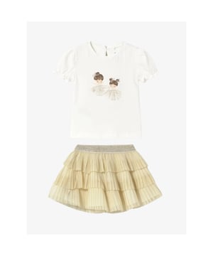 
De Mayoral Set in de kleur Champagne bestaat uit een plooirok met elastieke tailleband en lurex glitter en een t-shirt. Het shirt heeft pofmouwen, knoopsluiting op de rug en print met tulle.
