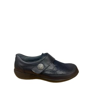 
De 9917 604 604-009 van Stuppy is een echte blikvanger. De 9917 604 604-009 is uitgevoerd in de kleur 009 Donker blauw. Bekijk ook onze overige collectie van Stuppy op onze webshop!