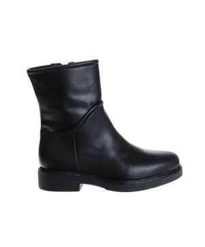 
Artikel A8442 B34  in de kleur crust tr1 nero shop je gemakkelijk en snel op onze webshop. Bekijk de gehele collectie van AQA Shoes online