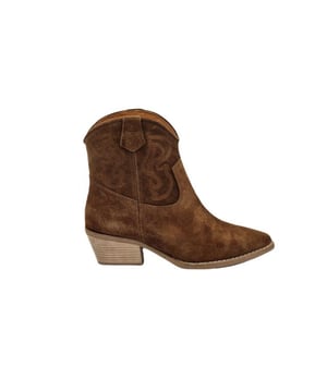 
De 1534-2 cognac-41 van Babouche is een echte blikvanger. De 1534-2 cognac-41 is uitgevoerd in de kleur COGNAC 41. Bekijk ook onze overige collectie van Babouche op onze webshop!