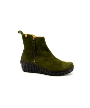 
De N5167 forrest van El Naturalista is een echte blikvanger. De N5167 forrest is uitgevoerd in de kleur forrest. Bekijk ook onze overige collectie van El Naturalista op onze webshop!