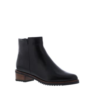 Een van de hardlopers uit de nieuwe collectie van Everybody uit onze Damesschoenen Sale categorie. Deze kun je niet laten lopen!
Piedinudi Belport Dames Laars