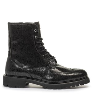 Nu beschikbaar in onze Floris van Bommel outlet; deze topper van Floris van Bommel! Dit merk en nog vele andere topmerken altijd in de sale in onze Damesschoenen Sale outlet.
Artikel SFW-50050 10-01  in de kleur black shop je gemakkelijk en snel op onze webshop. Bekijk de gehele collectie van Floris van Bommel online