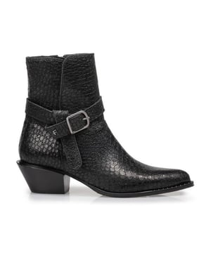 Het is Floris van Bommel sale op To Be Dressed. Dit item nu met hoge korting in de Floris van Bommel outlet!
Artikel SFW-50051 10-01  in de kleur black shop je gemakkelijk en snel op onze webshop. Bekijk de gehele collectie van Floris van Bommel online