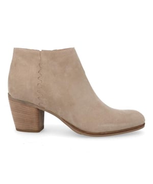 
De Luisa24 fossile van Freeflex is een echte blikvanger. De Luisa24 fossile is uitgevoerd in de kleur Fossile. Bekijk ook onze overige collectie van Freeflex op onze webshop!