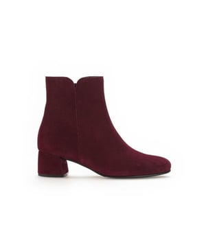 
Artikel 35.680 15  in de kleur bordeaux shop je gemakkelijk en snel op onze webshop. Bekijk de gehele collectie van Gabor online