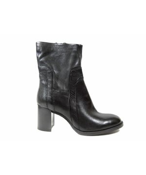 
De P26206-101M 6002 van Mjus is een echte blikvanger. De P26206-101M 6002 is uitgevoerd in de kleur Zwart. Bekijk ook onze overige collectie van Mjus op onze webshop!