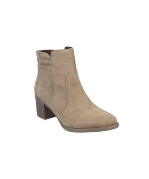 
Rieker in onze webshop. Enkellaarzen van het topmerk Rieker in onze webshop. Dit model heeft een ritssluiting en maakt je outfit helemaal compleet. Deze korte laarzen van Rieker, artikelnummer Y2058, bestel je gemakkelijk in onze webshop.